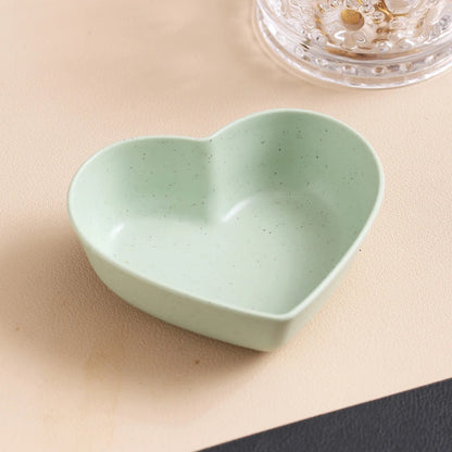 Heart Shape Wheat Straw Seasoning Dish Household Kitchen Creative Plastic Salted Cabbage Dish Dipped Snack Dishes Seasoning Dish - ZOOMNSTORE