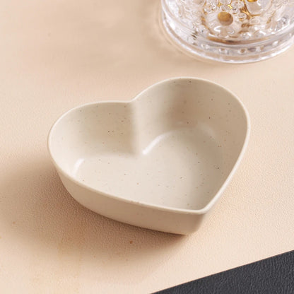 Heart Shape Wheat Straw Seasoning Dish Household Kitchen Creative Plastic Salted Cabbage Dish Dipped Snack Dishes Seasoning Dish - ZOOMNSTORE
