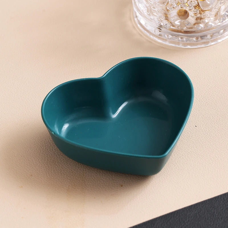 Heart Shape Wheat Straw Seasoning Dish Household Kitchen Creative Plastic Salted Cabbage Dish Dipped Snack Dishes Seasoning Dish - ZOOMNSTORE