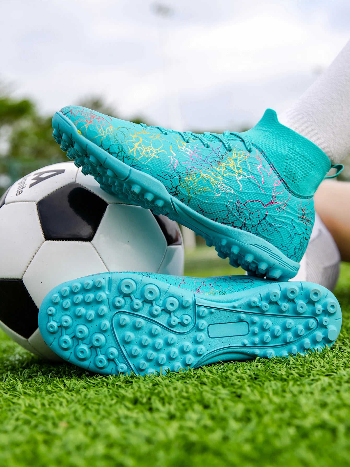 High-Top Soccer Shoes – Men's Turf Football Cleats with Breathable Polyester Upper - ZOOMNSTORE