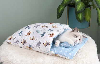 Japanese Cat Bed - Warm Cat Sleeping Bag & Semi Enclosed Pet Cave Bed for Cats - ZOOMNSTORE