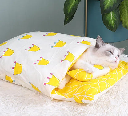 Japanese Cat Bed - Warm Cat Sleeping Bag & Semi Enclosed Pet Cave Bed for Cats - ZOOMNSTORE