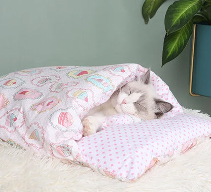 Japanese Cat Bed - Warm Cat Sleeping Bag & Semi Enclosed Pet Cave Bed for Cats - ZOOMNSTORE
