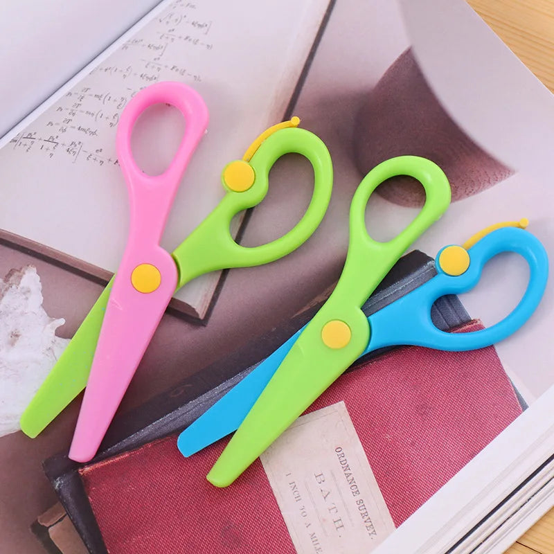 New 1 Pcs 137mm Mini Safety Round Head Plastic Scissors Student Kids Paper Cutting Minions Supplies for Kindergarten School - ZOOMNSTORE