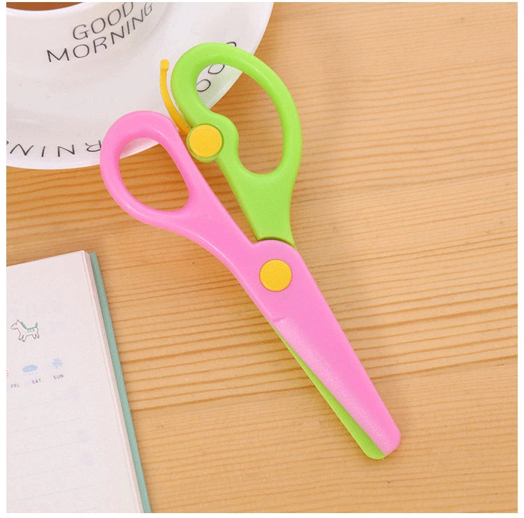 New 1 Pcs 137mm Mini Safety Round Head Plastic Scissors Student Kids Paper Cutting Minions Supplies for Kindergarten School - ZOOMNSTORE
