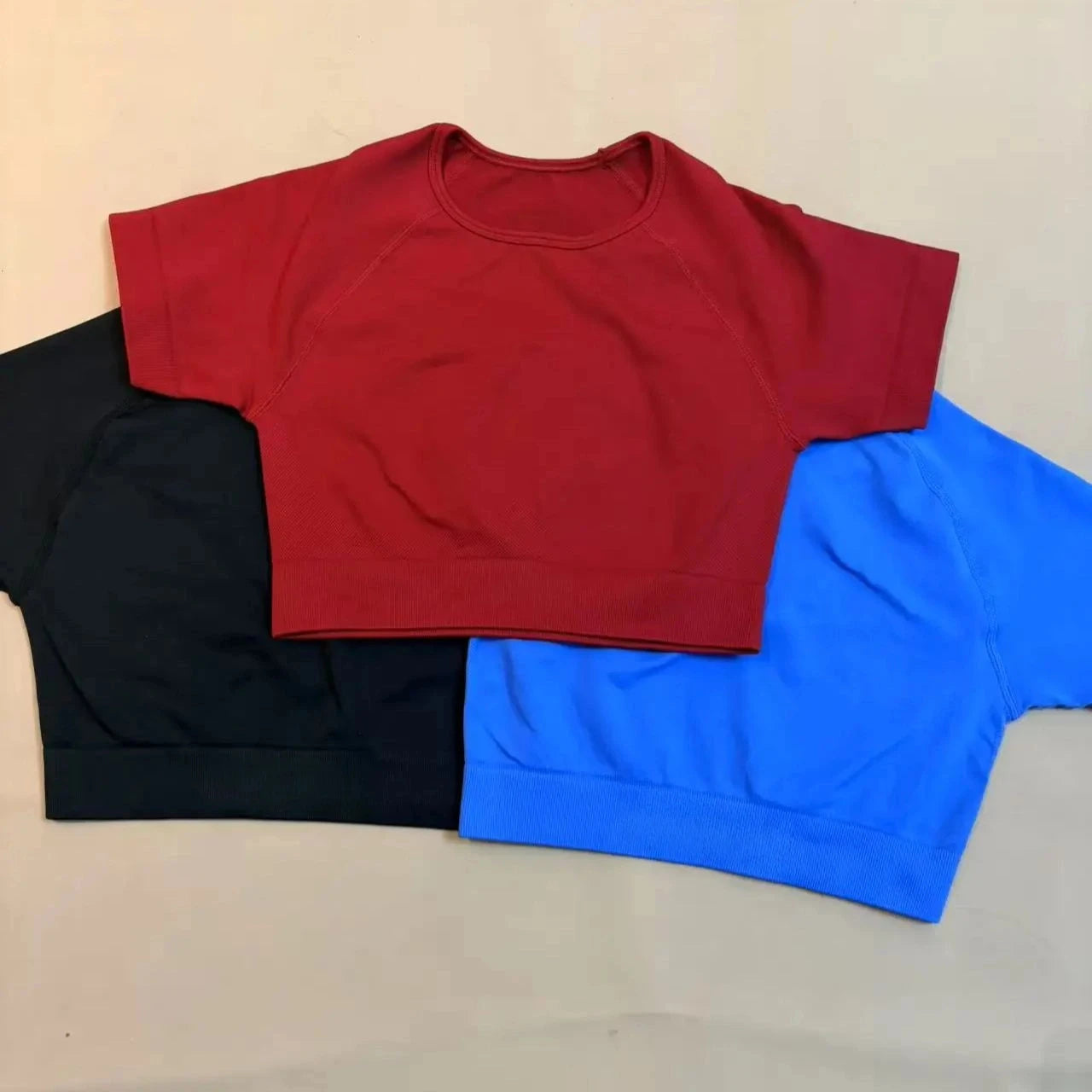 Lightweight Seamless Crop Top - Womens Short Sleeve Yoga  Gym Shirt - ZOOMNSTORE