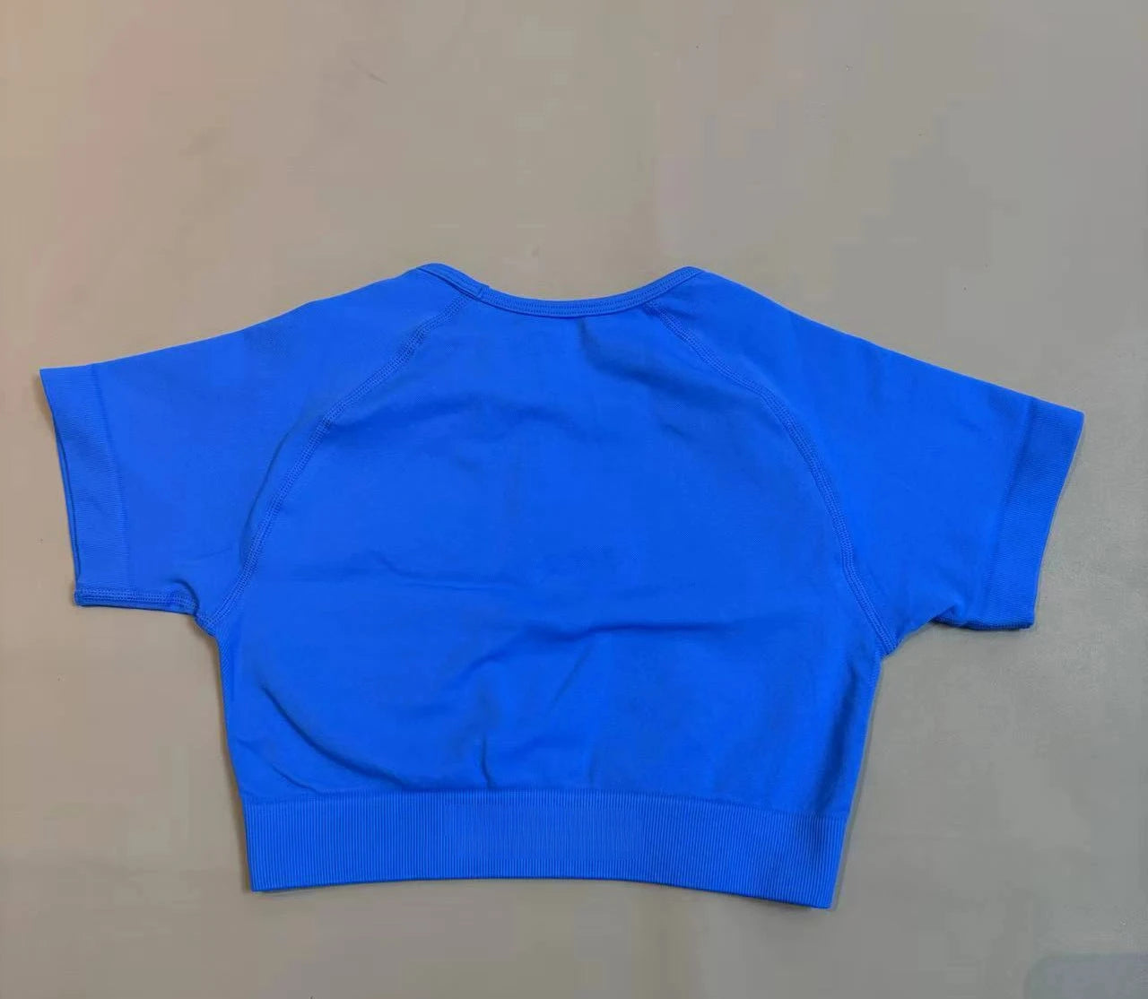 Lightweight Seamless Crop Top - Womens Short Sleeve Yoga  Gym Shirt - ZOOMNSTORE