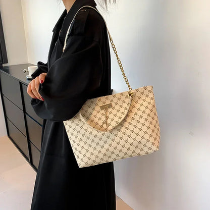 Luxury Handbag Women – Large Capacity PU Material Shoulder Bag With Tassel Decoration - ZOOMNSTORE