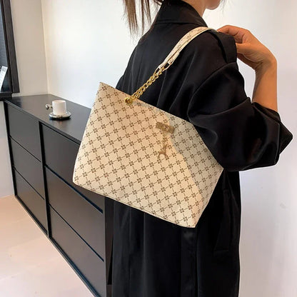 Luxury Handbag Women – Large Capacity PU Material Shoulder Bag With Tassel Decoration - ZOOMNSTORE