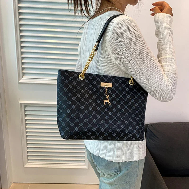 Luxury Handbag Women – Large Capacity PU Material Shoulder Bag With Tassel Decoration - ZOOMNSTORE