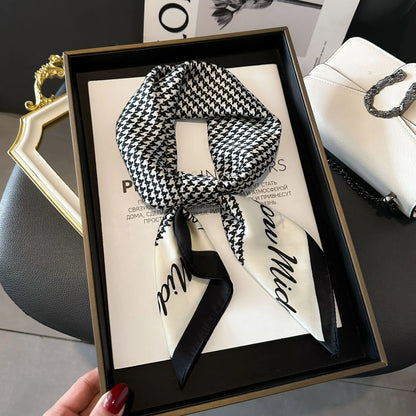 Luxury Silk Scarf - Chain Print Thin Neck Scarf for Women 70x70cm - ZOOMNSTORE