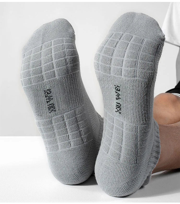 Men Running Socks – Breathable Thin Athletic Sports Socks for Basketball, Cycling & Hiking - ZOOMNSTORE