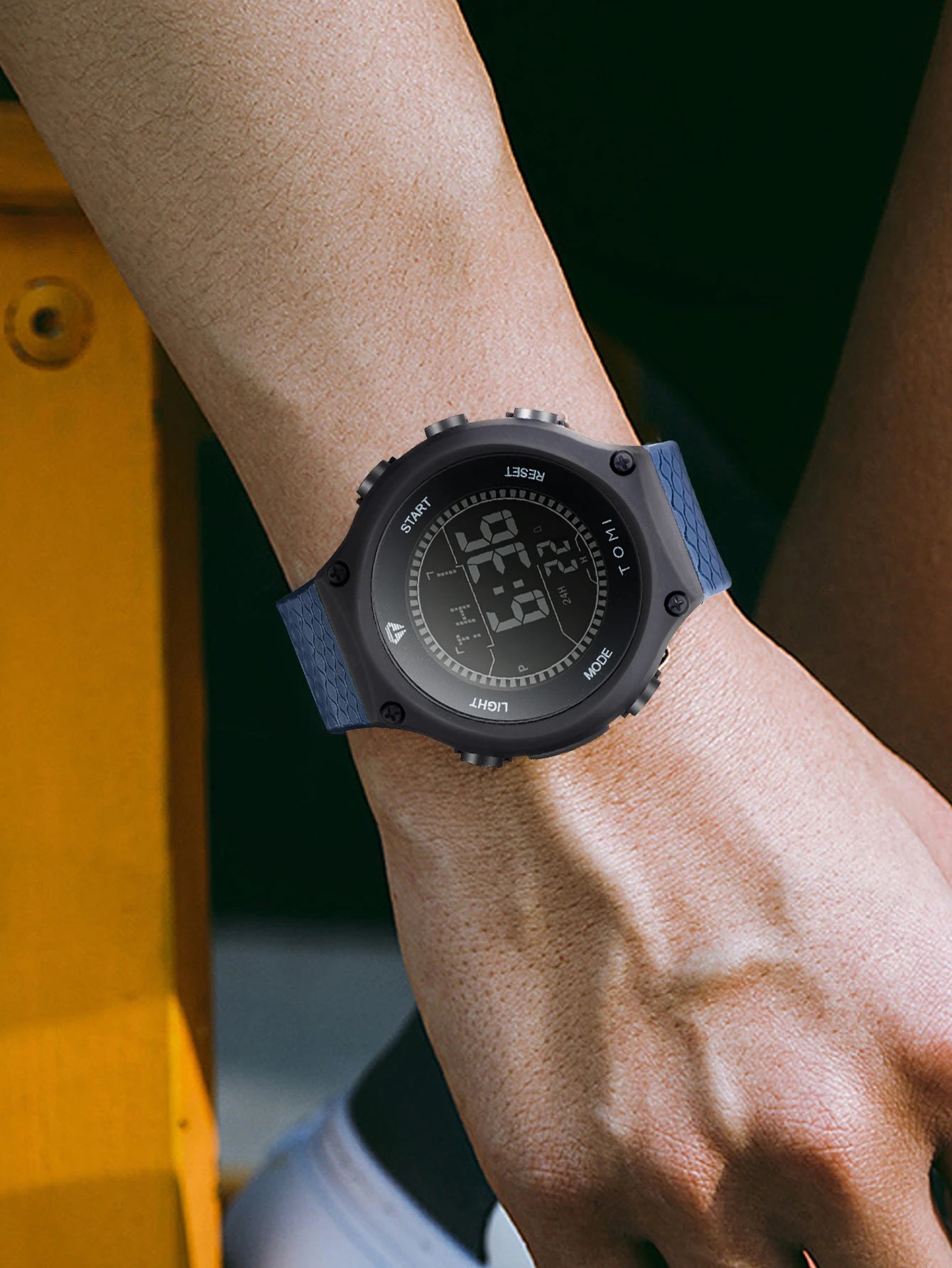 Men's Digital Sports Watch - Large Dial PU Sport Band Alarm Calendar Wristwatch - ZOOMNSTORE