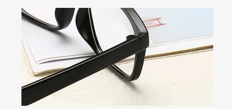 Myopia Glasses Black Frame - Rectangular Plastic Frame Eyewear for Men & Women - ZOOMNSTORE