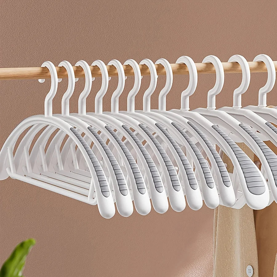 Non Slip Hanger - Wide Shoulder Plastic Clothes Drying Rack With Thick Design - ZOOMNSTORE