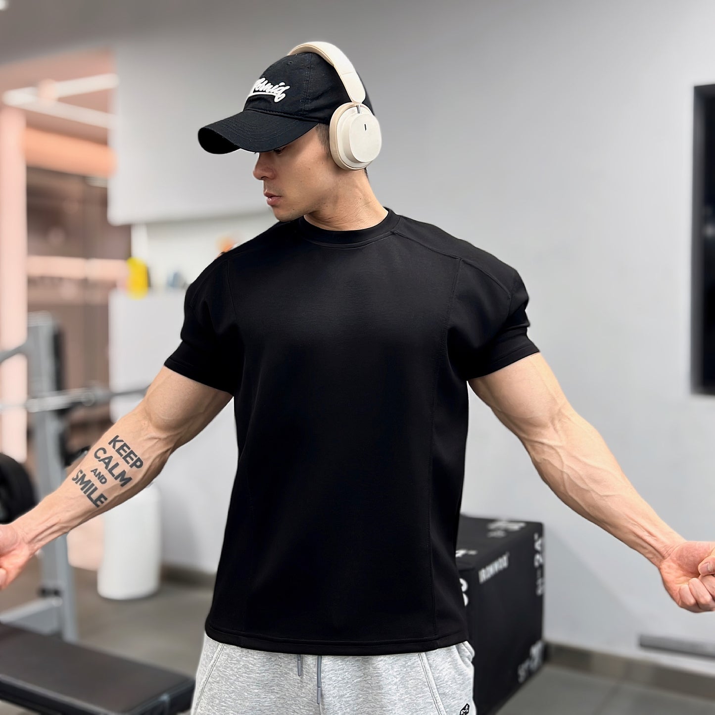 High quality Autumn men long sleeved T-shirt Fashion sport Round Collar fitness running mesh Breathability Training t-shirt men