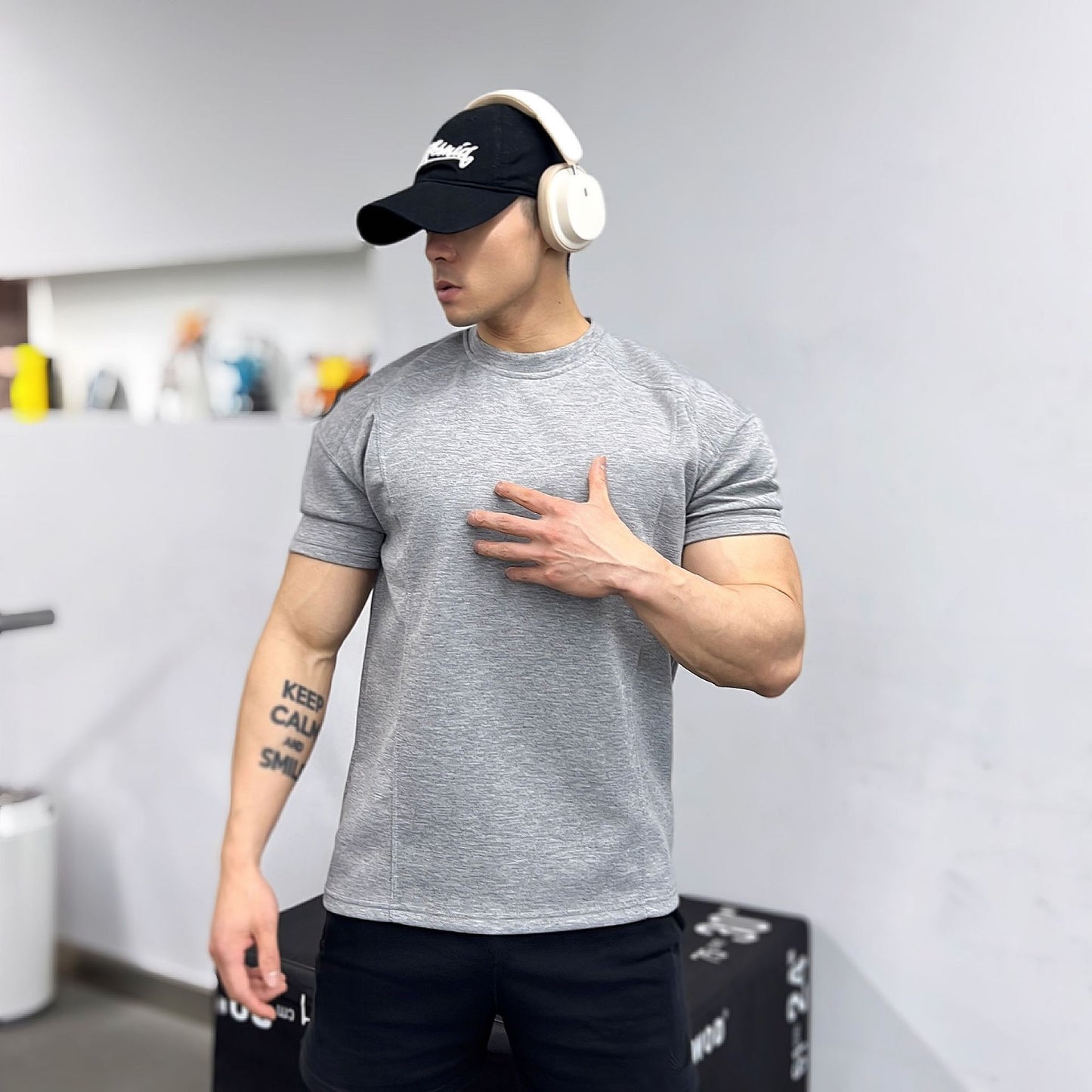 High quality Autumn men long sleeved T-shirt Fashion sport Round Collar fitness running mesh Breathability Training t-shirt men