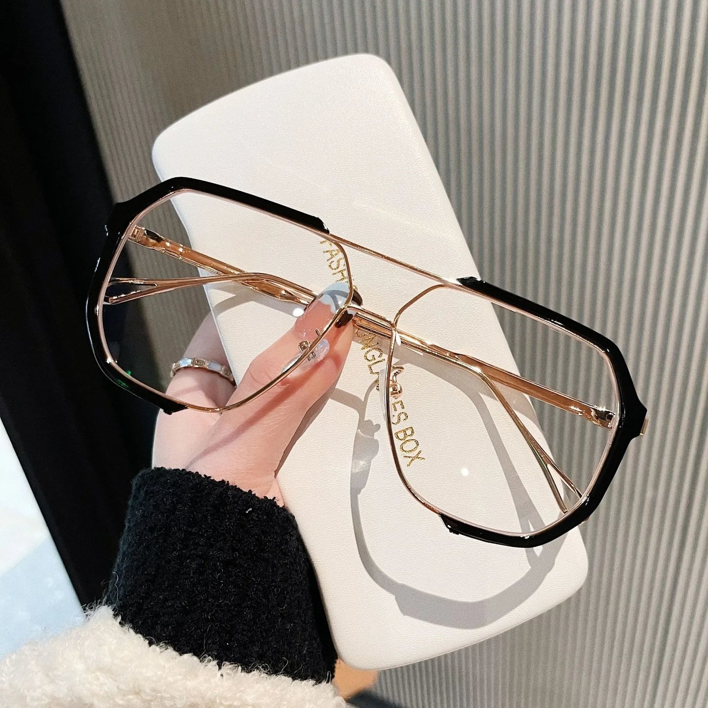 Oversized UV400 Sunglasses - Unique One Piece Fashion Eyewear for Men  Women - ZOOMNSTORE