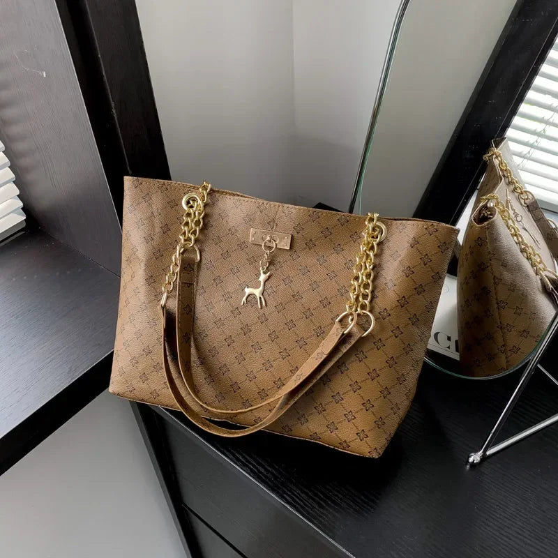 PU Leather Shoulder Bag – Large Capacity Women's Tote With Zipper Closure - ZOOMNSTORE