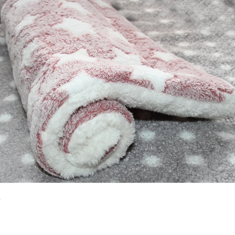 Pet Flannel Sleeping Mat - Warm Kennel Blanket for All Pet Sizes - ZOOMNSTORE