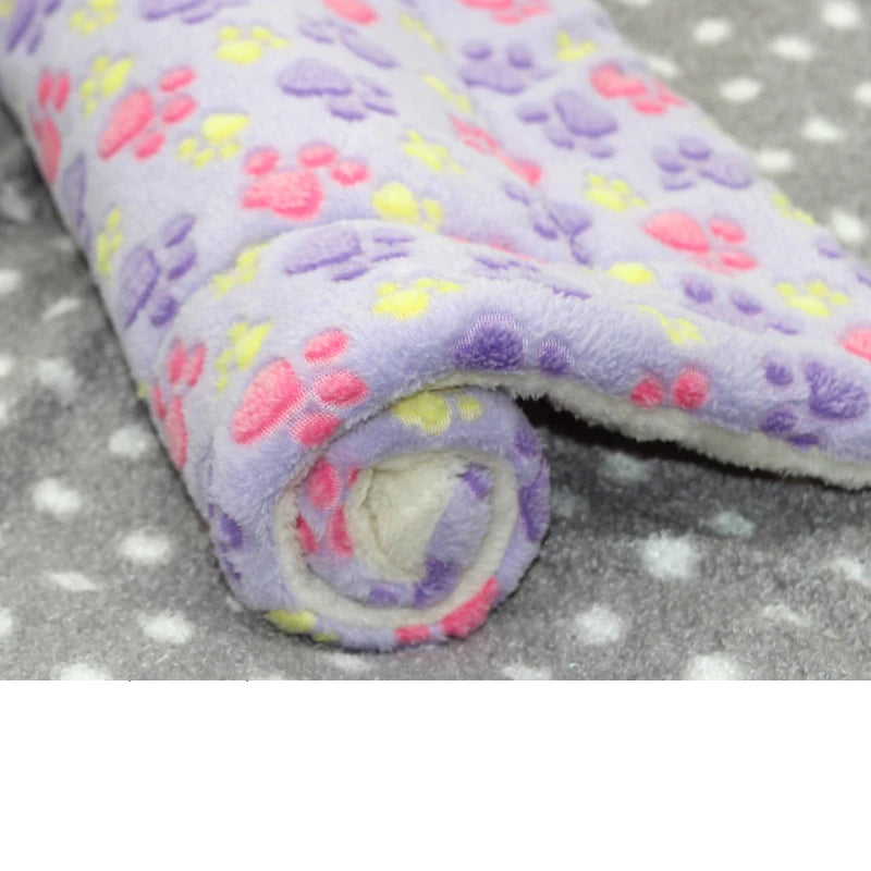 Pet Flannel Sleeping Mat - Warm Kennel Blanket for All Pet Sizes - ZOOMNSTORE