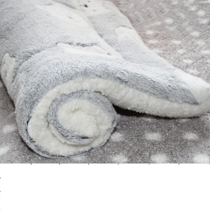 Pet Flannel Sleeping Mat - Warm Kennel Blanket for All Pet Sizes - ZOOMNSTORE