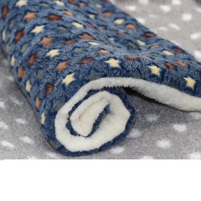 Pet Flannel Sleeping Mat - Warm Kennel Blanket for All Pet Sizes - ZOOMNSTORE