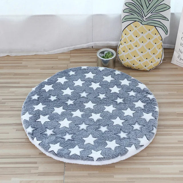 Plush Round Cat Bed - Soft Fleece Pet Mat for Kittens and Small Dogs - ZOOMNSTORE
