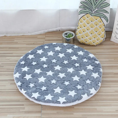 Plush Round Cat Bed - Soft Fleece Pet Mat for Kittens and Small Dogs - ZOOMNSTORE