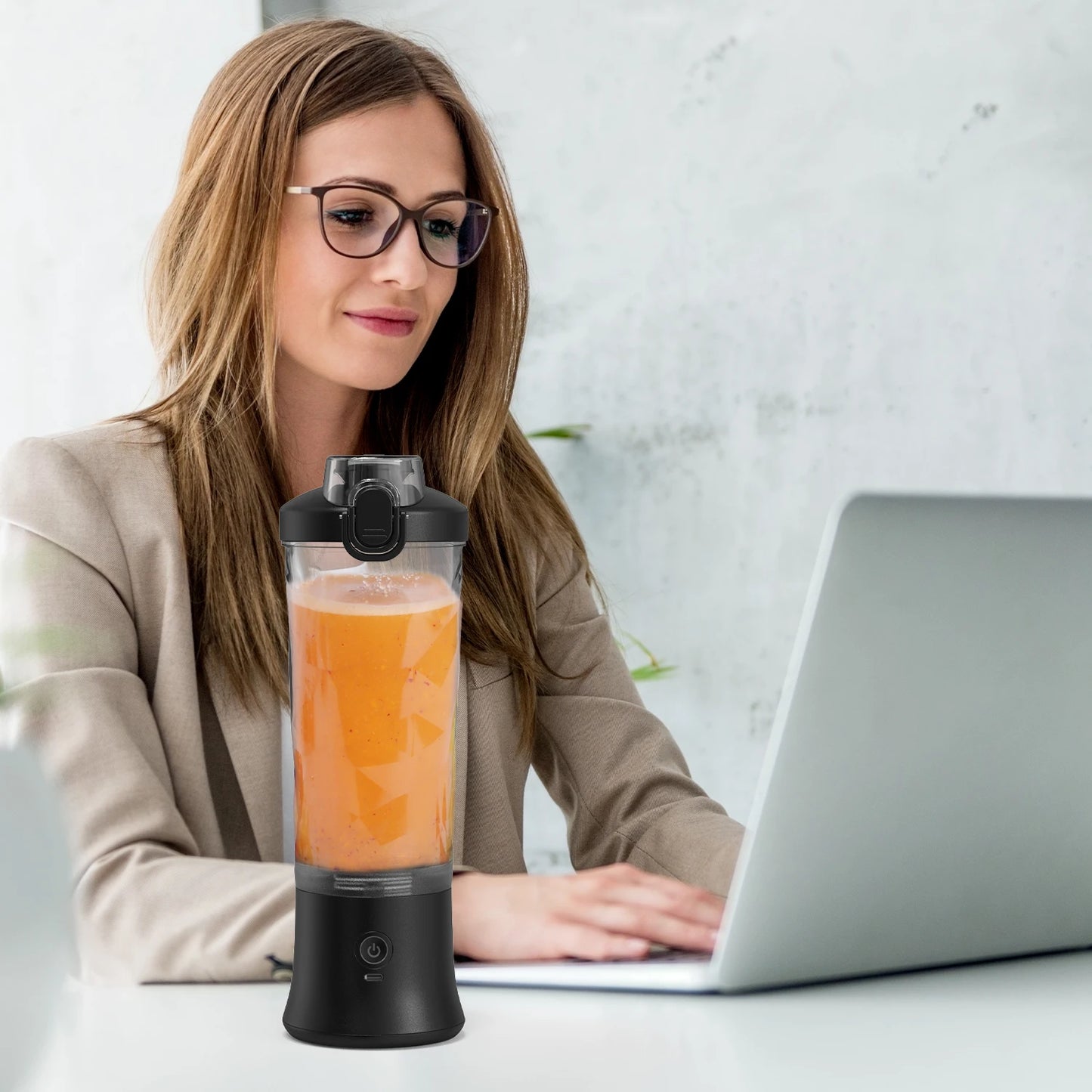 Portable USB Juicer Blender - 600ml Electric Fruit Smoothie Maker - ZOOMNSTORE