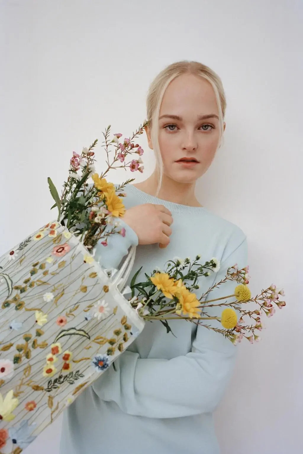 Handmade Retro Flower Embroidered Shoulder Bag - Womens Lace Tote for Beach and Art - ZOOMNSTORE