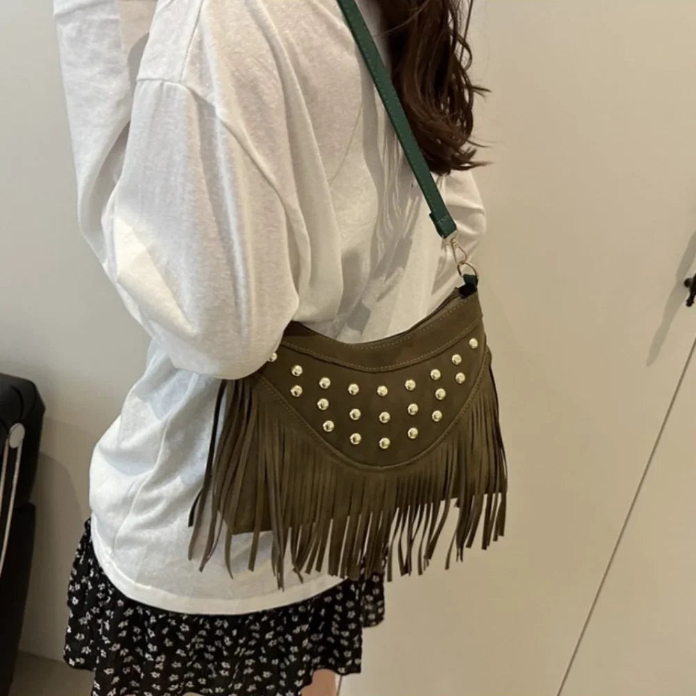 Retro Saddle Bag - Women's Shoulder Bag With Tassel Rivet | Large Capacity Purse - ZOOMNSTORE