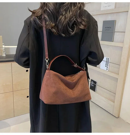 Retro Shoulder Bag – Women's Tote Bag With Large Capacity | Zipper Closure - ZOOMNSTORE