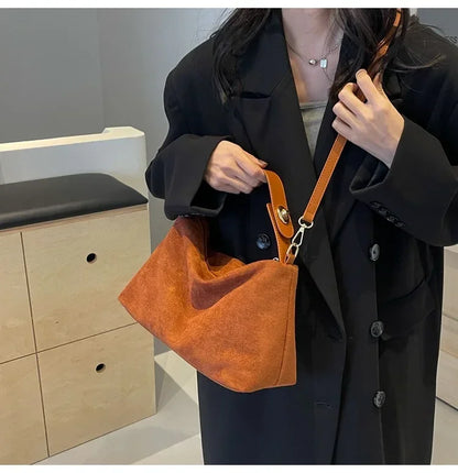 Retro Shoulder Bag – Women's Tote Bag With Large Capacity | Zipper Closure - ZOOMNSTORE