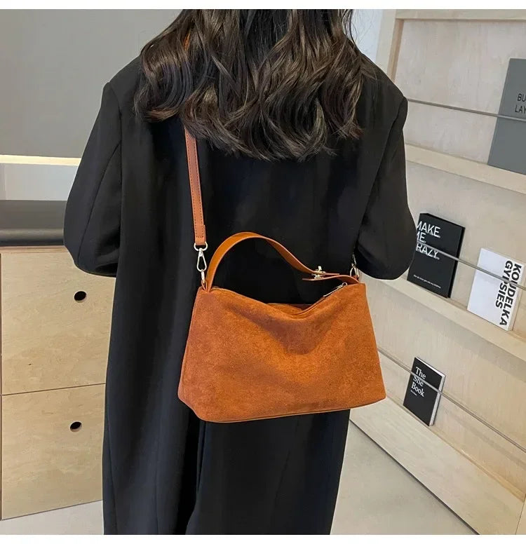 Retro Shoulder Bag – Women's Tote Bag With Large Capacity | Zipper Closure - ZOOMNSTORE