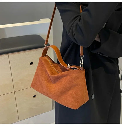 Retro Shoulder Bag – Women's Tote Bag With Large Capacity | Zipper Closure - ZOOMNSTORE