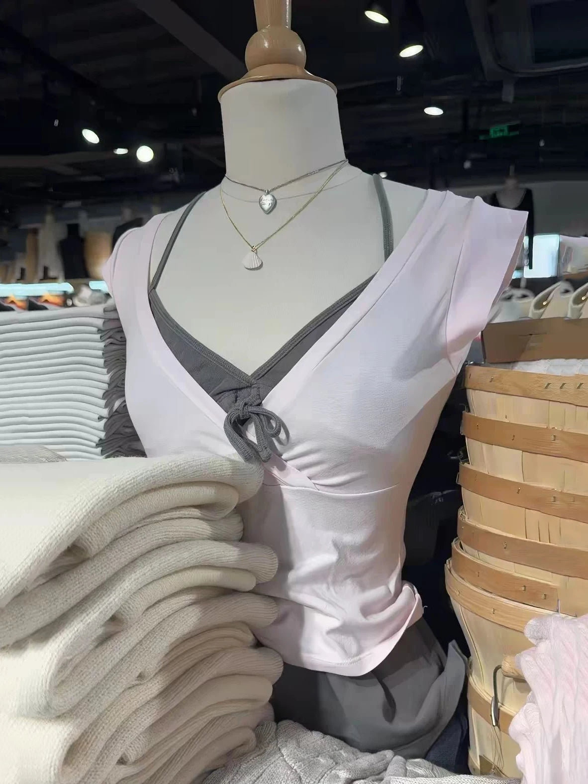New Rose Red Slim Crop Top Woman Sexy V-neck Short Sleeve Cotton Cropped T-shirt Solid Casual Simple Sweet All-match Tee Tops