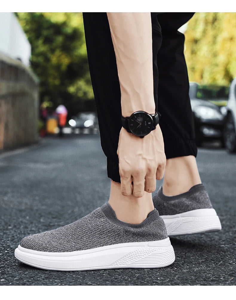 Outdoor Super Light Men Sneakers Fashion Breathable Running Sport Shoes Quality Slip-on Unisex Athletic Footwear 2022 Hot Sale