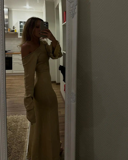 Elegant Knitted Maxi Dress - Backless Flare Sleeve Sweater Outfit for Women