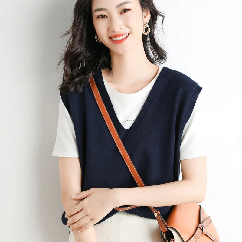 2026 Sweater Vest Spring Autumn Warm Fashin Korean Soft Loose Knit Vest V-neck Knitwear Solid Pullovers Short Style Sweater Vest