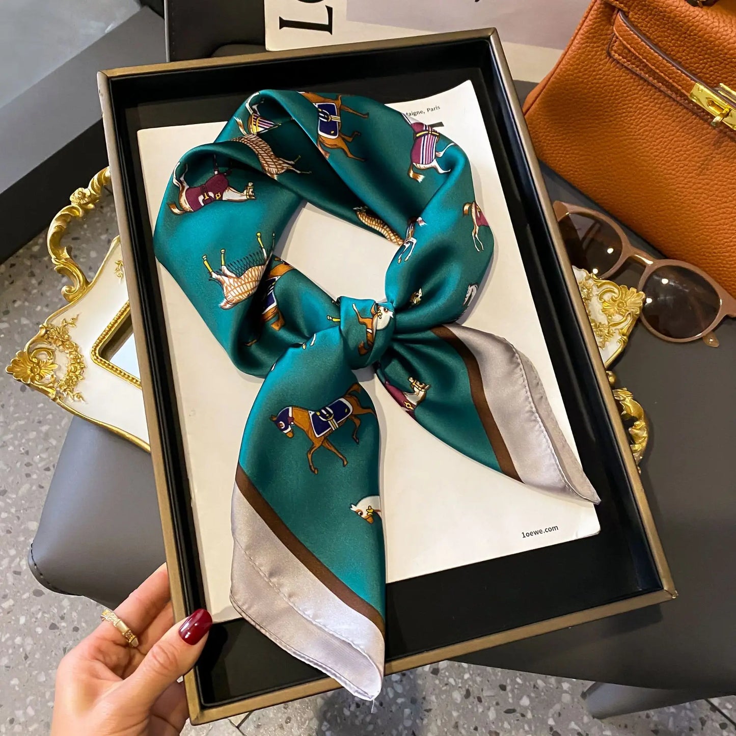 Luxury Silk Scarf - Chain Print Thin Neck Scarf for Women 70x70cm