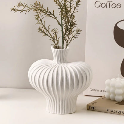 Modern Minimalist Plastic Vase - Chic Water Cultivation Decor for Home