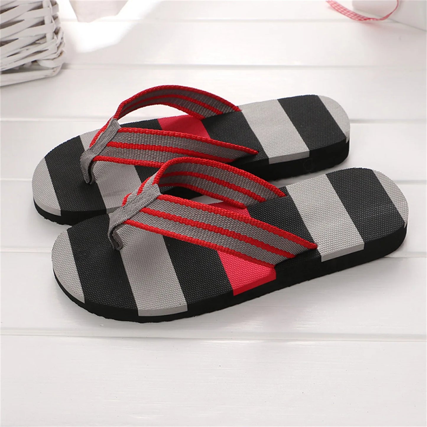 New Men's Slippers Men Summer Shoes Mixed Colors Sandals Male Slipper Indoor and Outdoor Flip Flops Casual Beach Shoes for Man