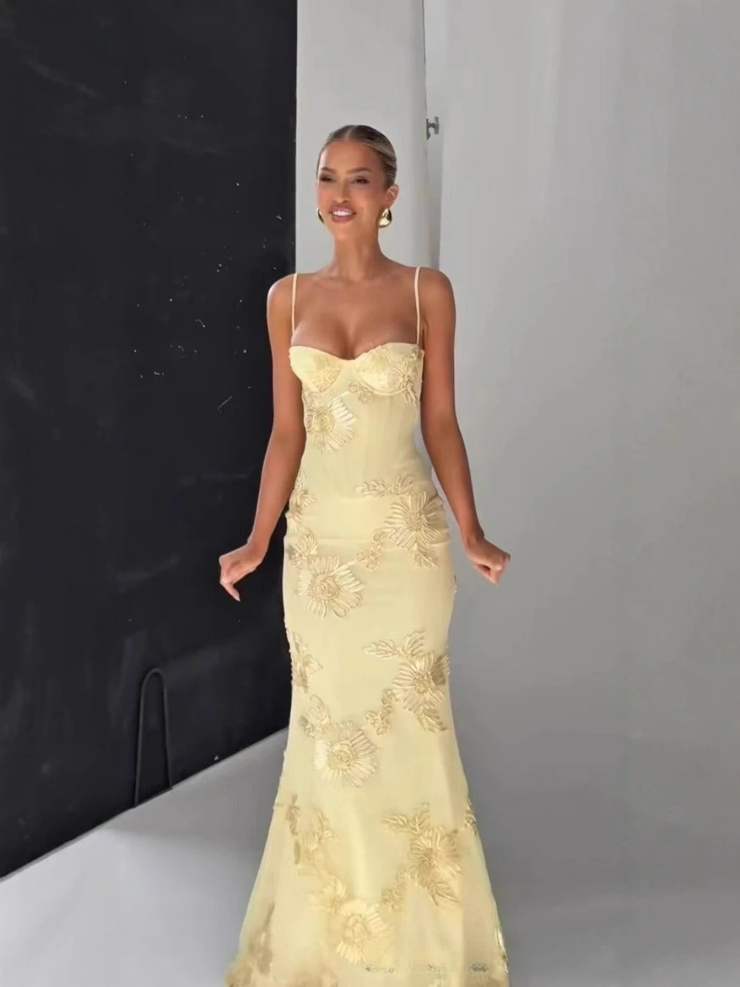 Backless Mermaid Dress Maxi Yellow Prom Gown With 3D Floral Embroidery - Sexy Lace Up Party