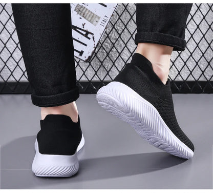 Outdoor Super Light Men Sneakers Fashion Breathable Running Sport Shoes Quality Slip-on Unisex Athletic Footwear 2022 Hot Sale