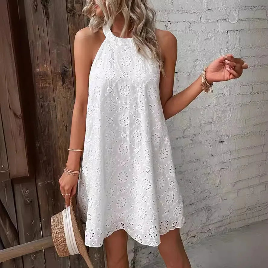 2026 Women's White Floral Cut-out Halter Neck Dress, Sleeveless Bohemian Maxi Dress with Irregular Hem for Beach Holiday