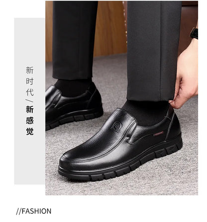 Summer New Men Leather Shoes soft soled Casual Flat Shoes Outdoor Walking shoes Comfort fashion soft leather shoes Loafers