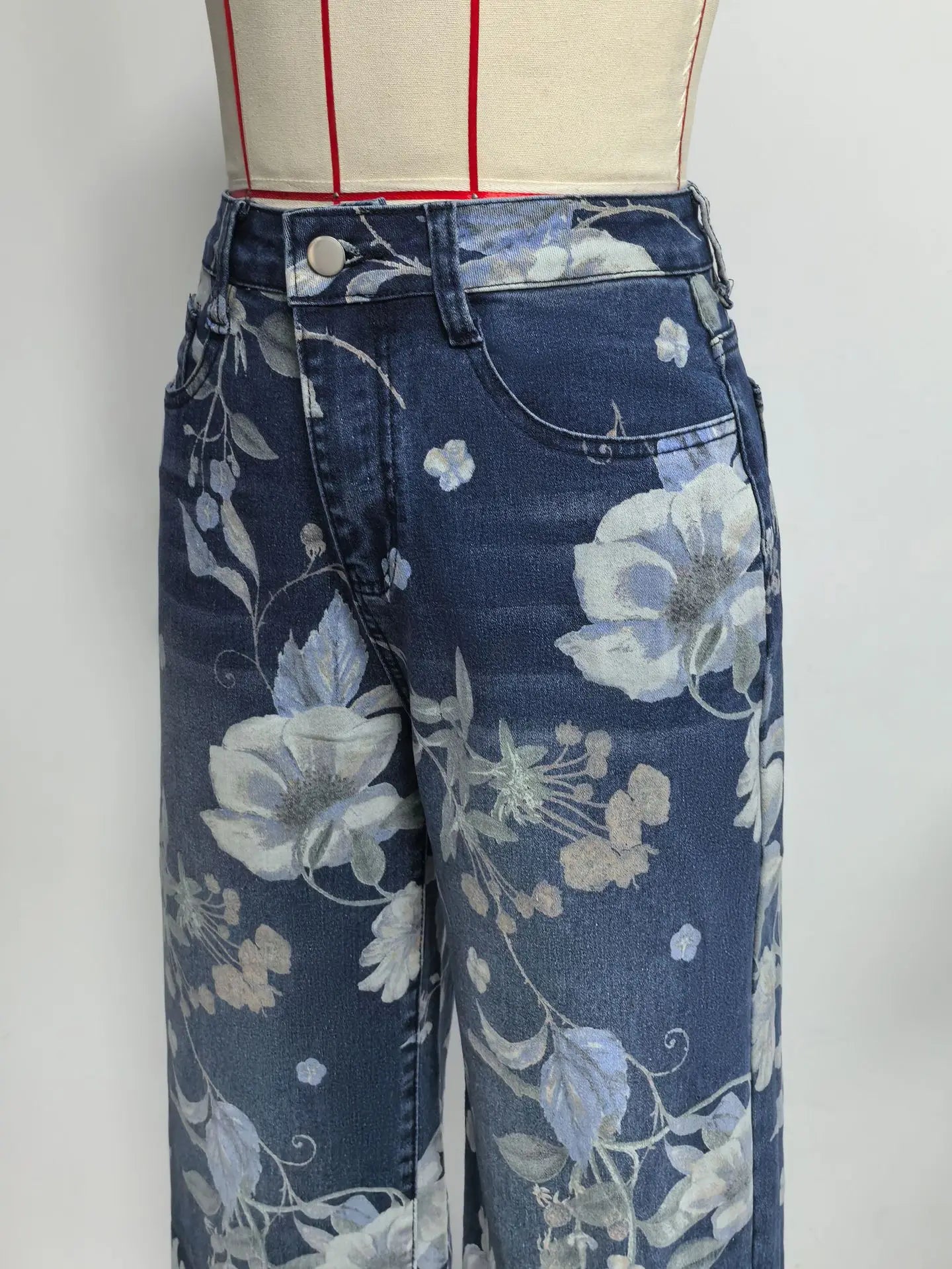 New for 2026: Women's Blue High-waisted Stretch Jeans, Vintage-style Loose-fit Wide-leg Denim Pants with A Floral Print.