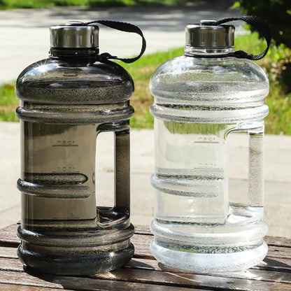 1Pcs Durable Gallon Bottle Water Bottle PETG 2L Large Capacity Sports Drink Bottle Portable With Handle Shaker Bottle