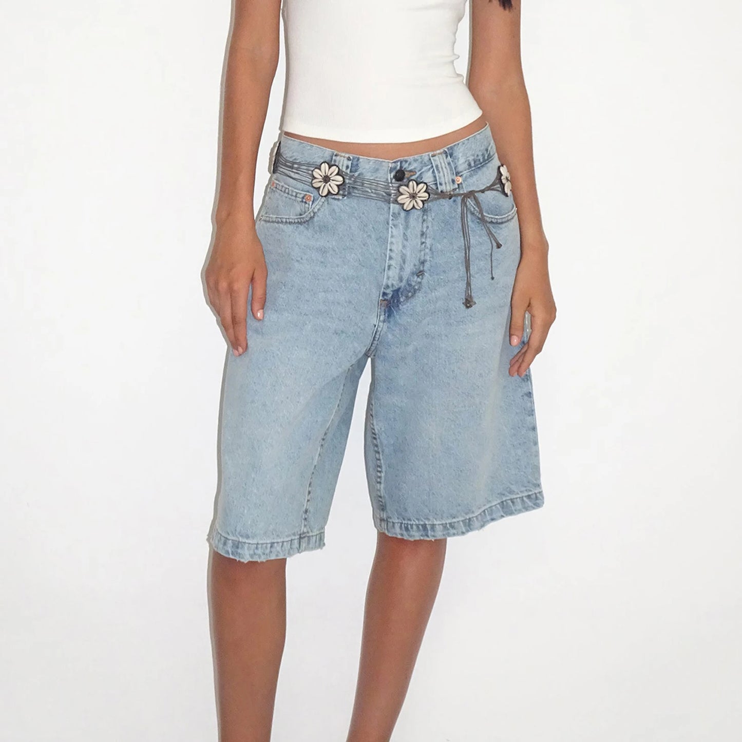 New Fashion Womens Knee Length Denim Shorts Loose Solid Color Low Rise Wide Leg Long Shorts With Pockets For Summer S-2XL